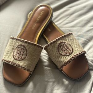 Tommy Hilfiger Women’s “Pezley” Sandals